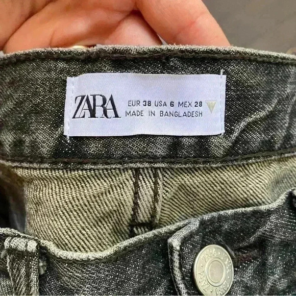 Zara Jeans Straight Leg Split Hem, Dark Gray Wash, Size 38 / US 6 - Picture 4 of 8